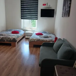 Marco 3 Przy Dworcu-stare Miasto-super Wi Fi Апартаменты